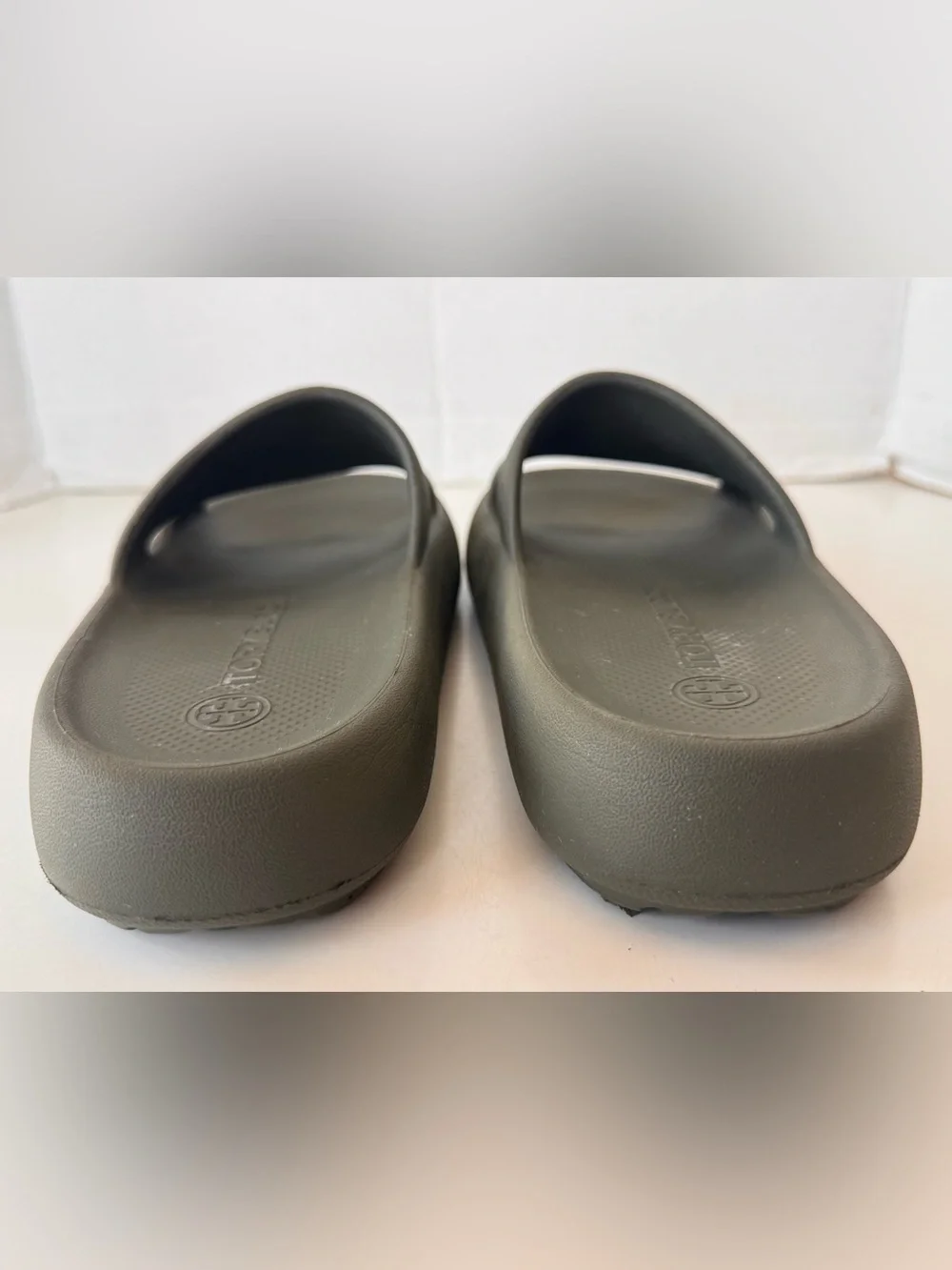 Tory Burch Shower Slides Leccio Olive Green Water Pool Sandals Shoes Size 7
